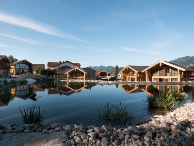 Die neuen Spa Chalets mit Außenpool in den Alpzitt Chalets in Burgberg im Allgäu.