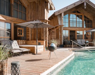 Die neuen Alpzitt SPA Chalets mit Außenpool in Burgberg im Allgäu.