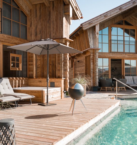 Die neuen Alpzitt SPA Chalets mit Außenpool in Burgberg im Allgäu.
