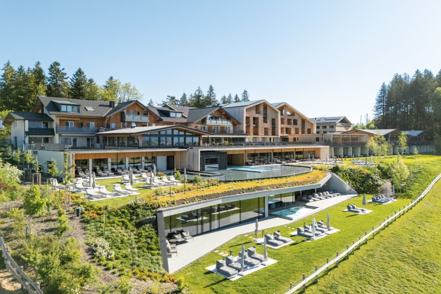 Außenansicht des Panorama Allgäu Spa Resorts in Rückholz.