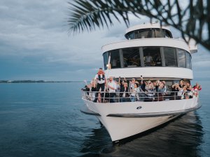 Mitarbeiter Ausflug auf dem Partyboot im Panorama Allgäu Spa Resort in Rückholz.