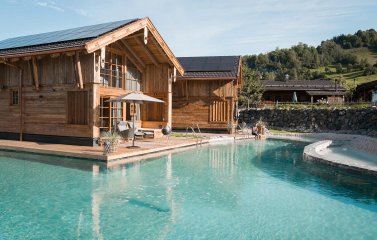 Spa Chalet mit Pool in den Alpzitt Chalets in Burgberg.