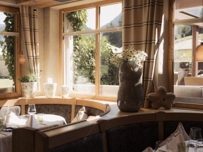 Einblick ins Restaurant im Hotel Schlossanger Alp in Pfronten.