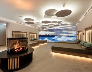 Einblick in den Wellnessbereich im Hotel Bayerischer Hof in Oberstaufen.