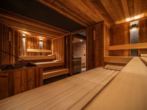 Einblick in eine der Saunen im Hotel Berwanger Hof in Obermaiselstein
