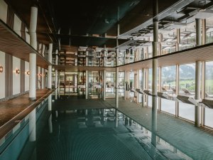 Einblick in den Sportpool im Innenberech des Bergkristall - Mein Resort im Allgäu in Oberstaufen