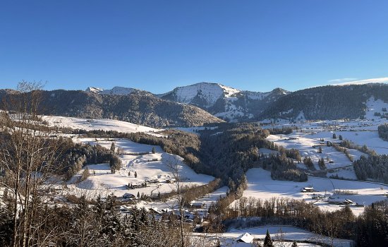 Hotel Allgäu Sonne Berge Winter Die Berge im Winter in der Nähe des Hotels Allgäu Sonne in Oberstaufen.