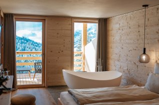 Einblick in ein Zimmer im Wald & Wiesn Berghotel Balderschwang.