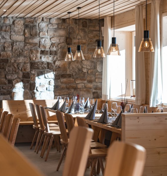Einblick in das Restaurant des Wald & Wiesn Berghotel Balderschwang.