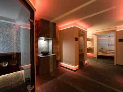 Hotel Hirsch Wellness Einblick in den Wellnessbereich im Hotel Hirsch in Oberstaufen.