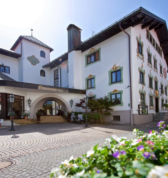 Hotel Hirsch Außenansicht Außenansicht des Hotel Hirsch in Oberstaufen.