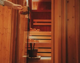 Einblick in die Sauna im Diana Naturpark Hotel in Oberstaufen.