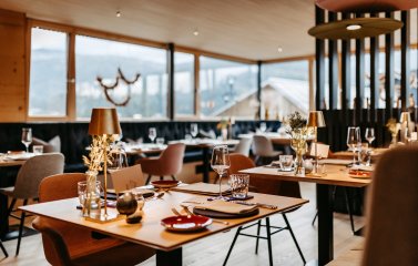 Einblick in das Restaurant im Bio-Hotel Oswalda Hus im Kleinwalsertal.