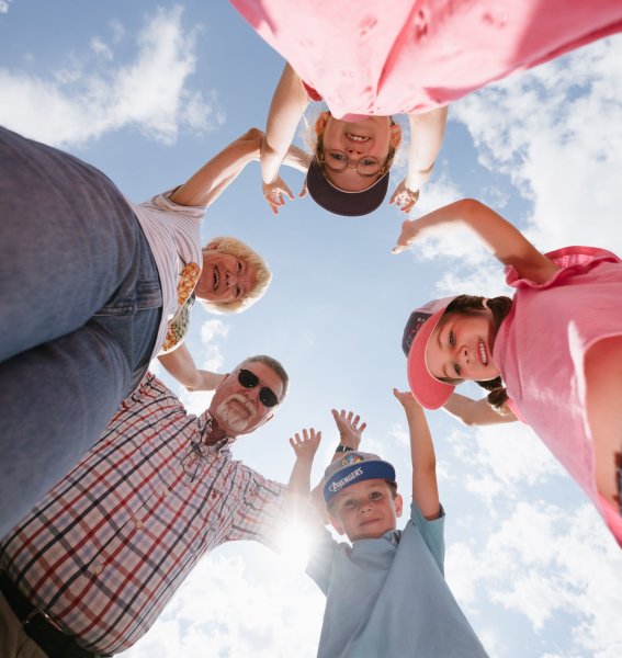 Eine Glückliche Familie im Mondi Resort Oberstaufen.