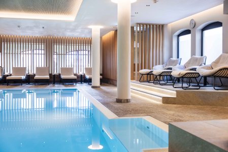 Hotel Bayerischer Hof Innenpool Der Innenpool im Hotel Bayerischer Hof in Oberstaufen.