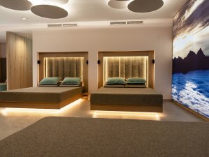 Einblick in den Ruheraum im Hotel Bayerischer Hof in Oberstaufen.