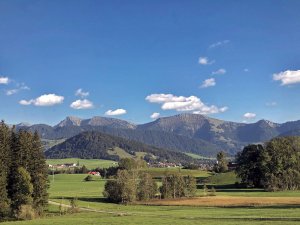 Ausblick auf die Berge im Hotel Bayerischer Hof in Oberstaufen.