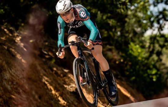 Landhotel Gockelwirt Rennradfahren Ein Rennradfahrer in der Nähe des Landhotels Gockelwirt in Eisenberg.