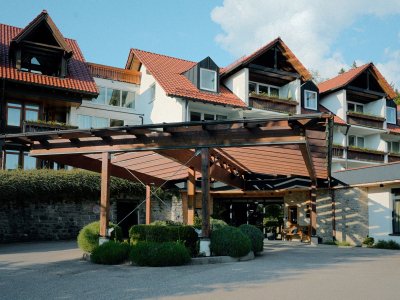 Die Außenansicht des Berghotel Jägerhof in Isny.