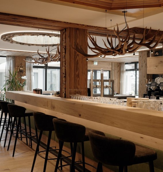 Blick auf die Bar im Berhotel Jägerhof in Isny.