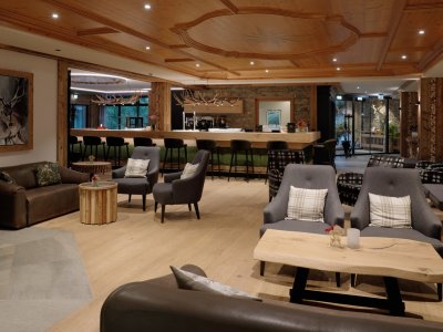 Einblick in die Lobby im Berghotel Jägerhof in Isny.