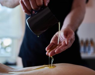 Eine Massage in Haubers Naturresort in Oberstaufen.