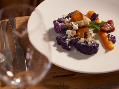 Eine Speise im Restaurant des HUBERTUS Mountain Refugio Allgäu in Balderschwang.