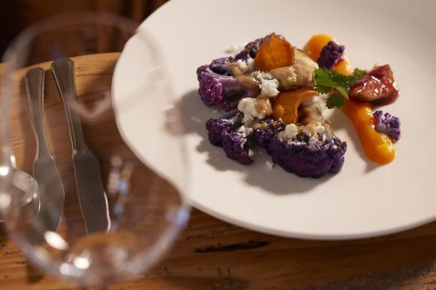 Eine Speise im Restaurant des HUBERTUS Mountain Refugio Allgäu in Balderschwang.