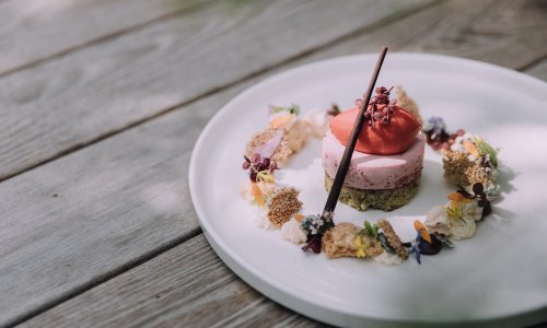 Eine Nachspeise im Naturhotel Chesa Valisa im Kleinwalsertal.