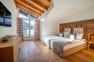 Einblick in ein Zimmer im Hotel Franks in Oberstdorf.