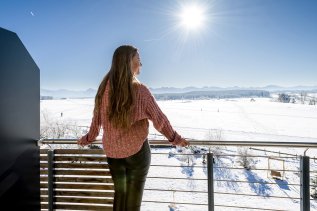 Ausblick vom Balkon im Winter im Weitblick Allgäu in Marktoberdorf.