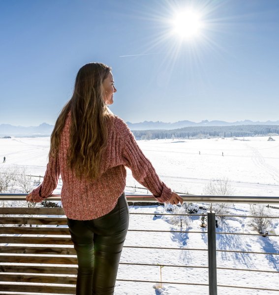 Ausblick vom Balkon im Winter im Weitblick Allgäu in Marktoberdorf.
