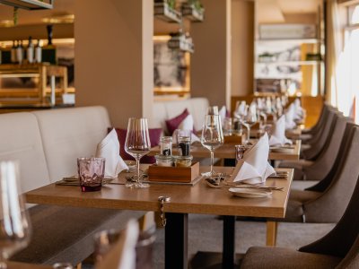Einblick in das Restaurant im Weitblick Allgäu in Marktoberdorf.