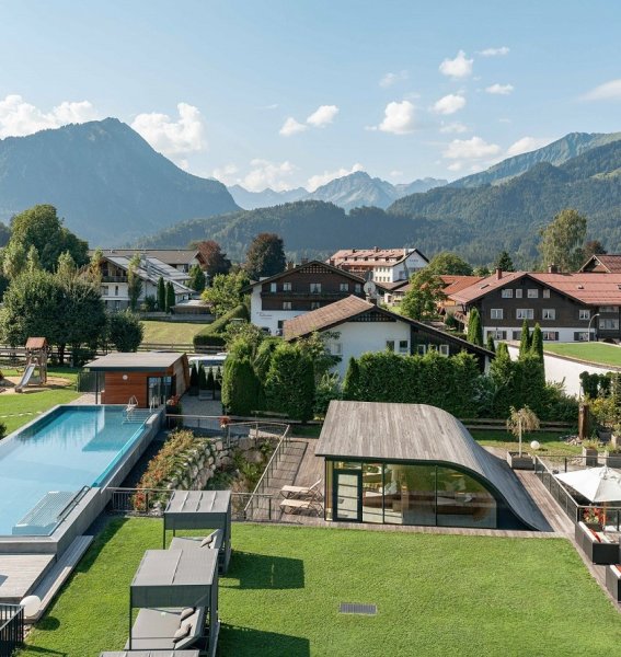 Die Außenansicht des Hotel Franks in Oberstdorf.