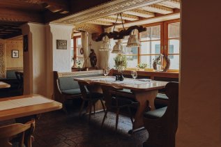 Einblick in das Restaurant im Hotel Helmer in Schwangau.