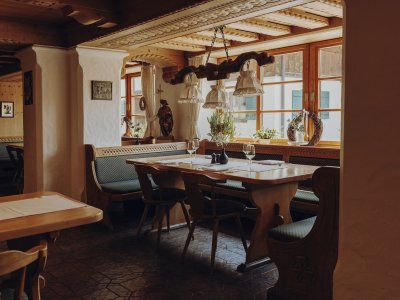 Einblick in das Restaurant im Hotel Helmer in Schwangau.