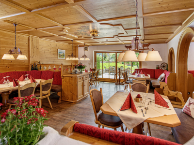 Das Restaurant des Hotel Mühlenhof in Oberstaufen.