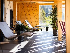 Hängeliegen im Wellnessbereich des Bio-Berghotel Ifenblick in Balderschwang.