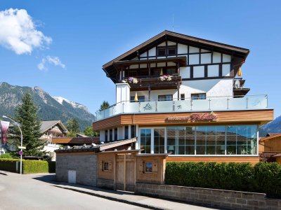 Die Außenansicht des Hotel Filser in Oberstdorf.