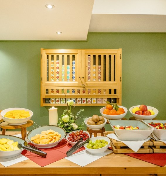 Blick auf das Buffet im Landhotel Gockelwirt in Eisenberg.
