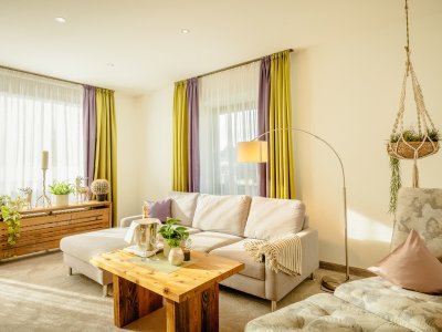 Einblick in ein Zimmer im Landhotel Gockelwirt in Eisenberg.
