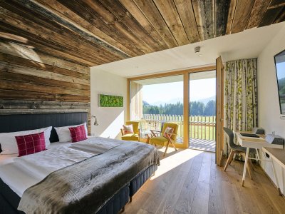 Ein Zimmer des Genuss & Aktivhotel Sonnenburg in Riezlern.