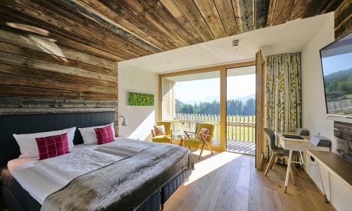 Ein Zimmer des Genuss & Aktivhotel Sonnenburg in Riezlern.