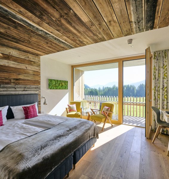 Ein Zimmer des Genuss & Aktivhotel Sonnenburg in Riezlern.