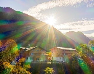 Die sommerliche Außenansicht des Kühberg - Das Hotel über Oberstdorf.