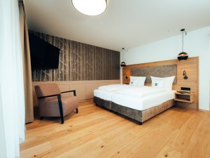 Ein Zimmer des Hotel Tradizio in Mittelberg.
