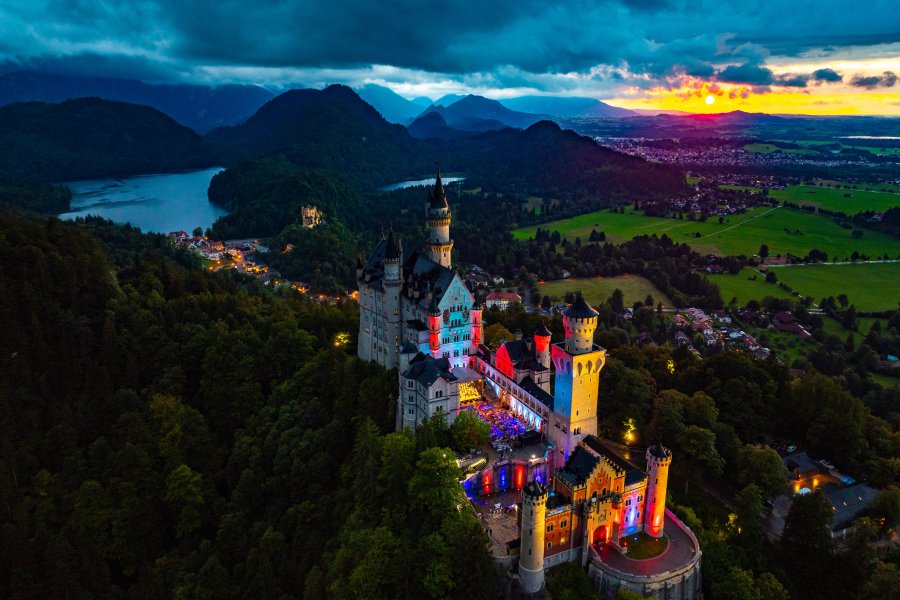 Neuschwanstein Konzerte Luftaufnahme der Neuschwanstein Konzerte im Schloss Neuschwanstein in Schwangau.