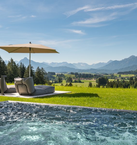 Der Wellnessgarten im PANORAMA Allgäu Spa Resort in Rückholz.