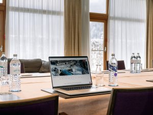 Der Konferenzraum des A-ROSA Ifen Hotel im Kleinwalsertal.