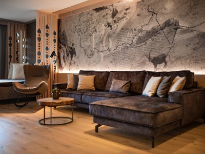 Einblick in ein Zimmer im A-ROSA Ifen Hotel Kleinwalsertal in Hirschegg.
